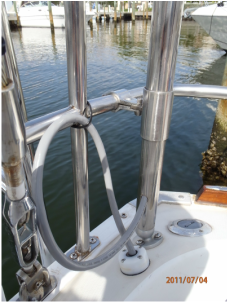 marine solar panel witr running into solar panel pole on boat
