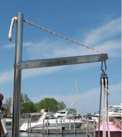 outboard motor lifting crane for sailboat